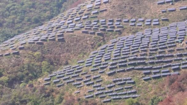 Mountain Solar Power Panels Economic Development Pauri Garhwal Uttarakhand 清洁和可持续能源倡议 — 图库视频影像