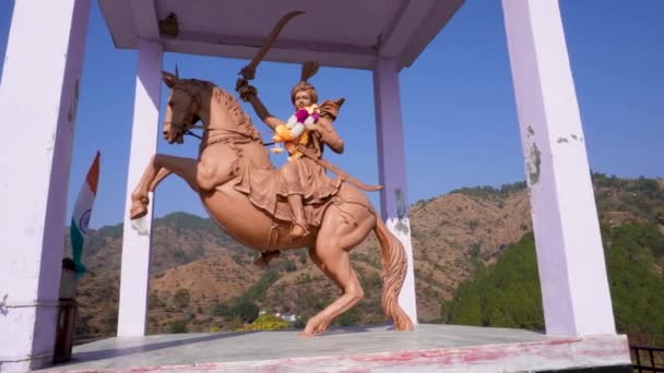Febrero 2024 Uttarakhand India Estatua Teelu Rauteli Guerrero Garhwali Rajput — Vídeos de Stock