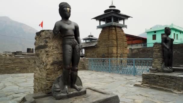 2024年2月18日 Uttarakhand Indi Lakhamandal Temple Dvarapala 印度Uttarakhand门的古代雕塑 — 图库视频影像