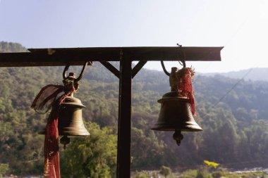 Tarkeshwar Mahadev Tapınağı 'nda ruhani sembolizm, Uttarakhand, Hindistan