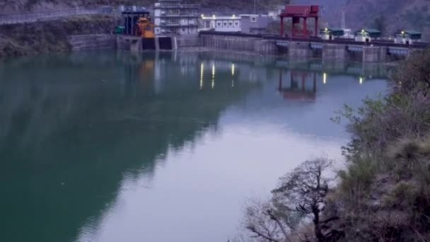Nisan 2024 Uttarakhand Hindistan Lakhwar Vyasi Barajı Projesinin Yamuna Nehri — Stok video