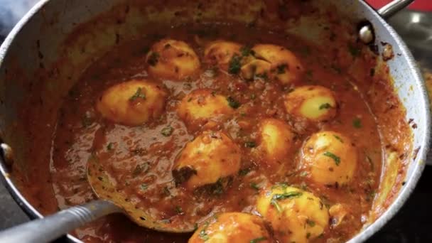 Крупним Планом Домашнє Яйце Північно Індійському Стилі Автентична Кухня Індія — стокове відео