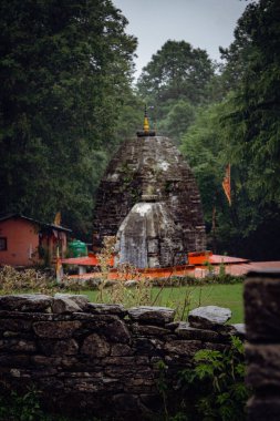 Ağustos 2024, Uttarakhand Hindistan. Bineshwar Mahadev Tapınağı, Lord Shiva 'ya adanmış, Binsar Bölgesi, Almora, Uttarakhand.Anahtar sözcükler: