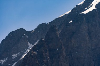 Chamba Vadisi 'ndeki kutsal Kailash Parvat Dağları' nda, doğal taş sütunlar, Lord Shiva 'nın efsanevi konutu,.