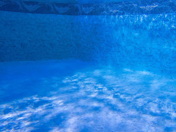 Όνειρο Καθαρό Άδειο Μπλε Πισίνα Εσωτερικό Πυροβόλησε Κάτω Από Νερό — Φωτογραφία Αρχείου