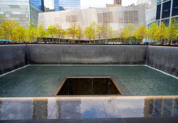 Płynąca Woda Pomnika World Trade Center Nowym Jorku Wzniesiona Pamięci — Zdjęcie stockowe
