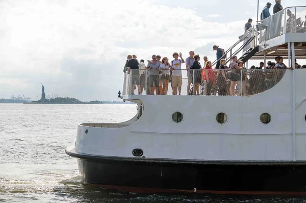 New York Usa 2023 Tour Barca Parte Battery Park Manhattan — Foto Stock