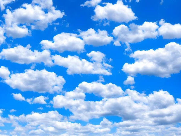 Witte Wolken Lucht — Stockfoto