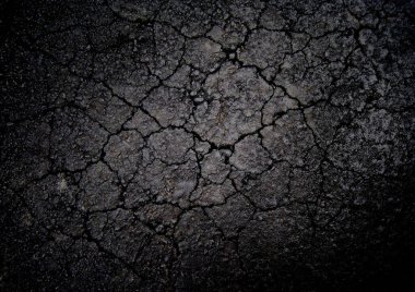 Kırık duvar siyah renkte
