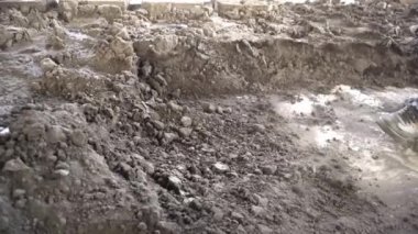 Döküm toprağı alüminyum döküm için hazırlanıyor
