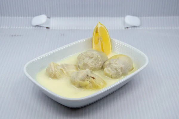 Özel soslu kabak dolması.