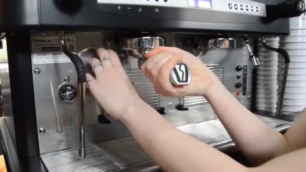 Hacer Café Expreso Una Máquina Una Experiencia Única — Vídeo de stock