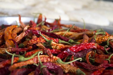 Kurutulmuş kırmızı kırmızı kırmızı biber.