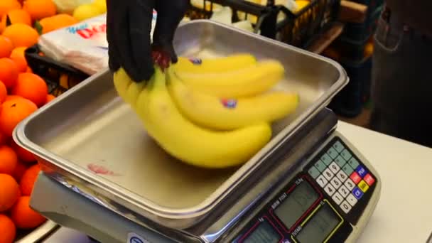 Selling Bananas Farmer Market — Stockvideo