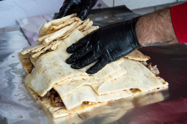 Oven-cooked lamb, to be shredded and served