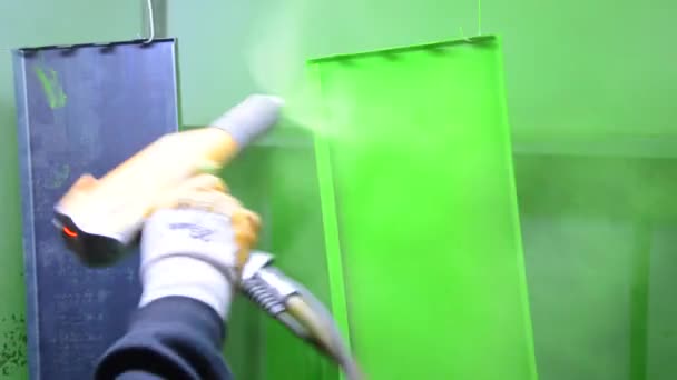 工場で部品の粉体塗装 — ストック動画