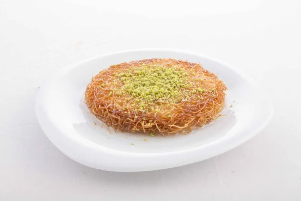 Geleneksel Türk tatlı künefe