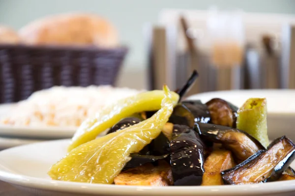 Türk yemekleri tencerede pişiyor