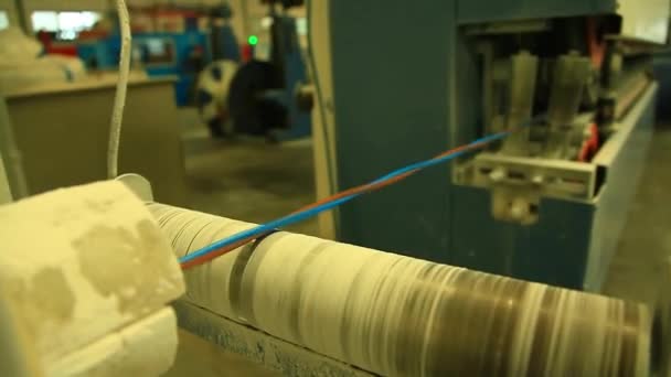 Fabrikada Metal Kablo Yapımı — Stok video