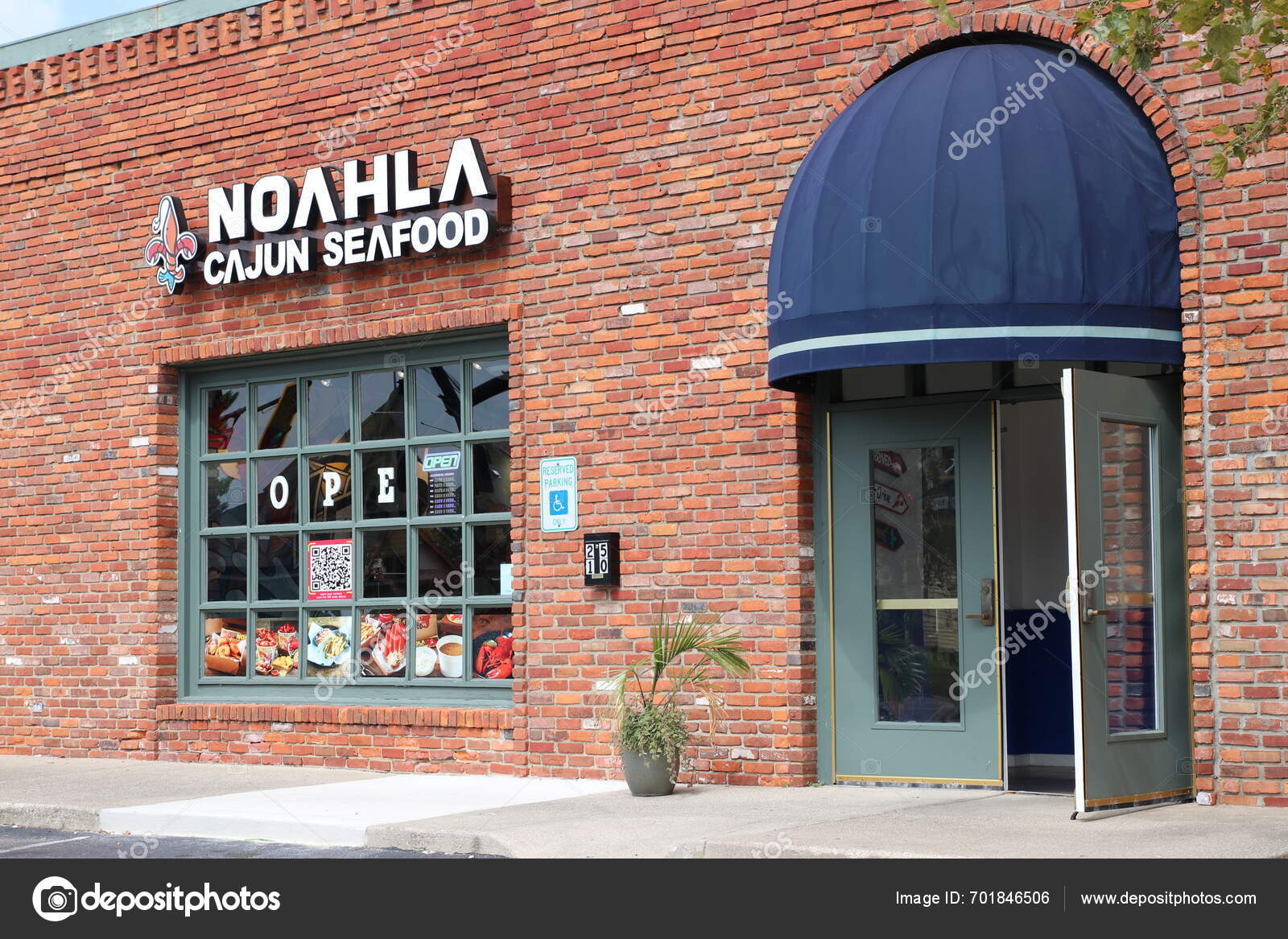 Bexley Ohio September 2023 Noahla Cajun Seafood Restaurant — Stock
