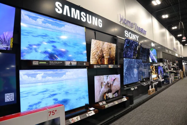 Columbus Ohio 5 Aralık 2023 Büyük Ekran Televizyonları.