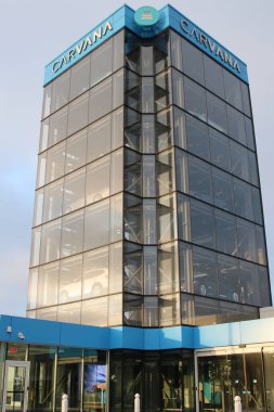 San Francisco CA 2 Haziran 2023 Carvana Otomobil Şirketi otomobil satışlarını desteklemek için otomat konseptini kullanır..