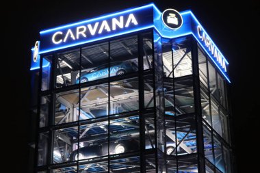 San Francisco CA 2 Haziran 2023 Carvana Otomobil Şirketi otomobil satışlarını desteklemek için otomat konseptini kullanır..