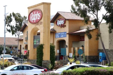 El Segundo, 3 Haziran 2020 Ralph 's Supermarket, Kroger Foods' un bir yan kuruluşudur..
