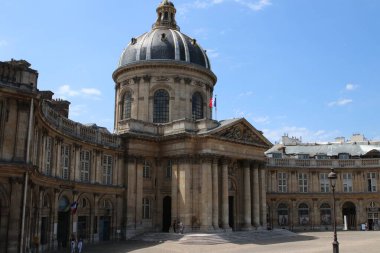 Paris Fransa 11 Temmuz 2023 ünlü Latin Mahallesi 'nde yer alan Panthon, Fransız ulusunun tapınağı olarak bilinir..