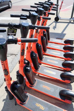 Columbus Ohio 5 Ocak 2025 Kiralık Scooterlar uygun ulaşım için.