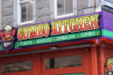 New Orleans Los Angeles 14 Şubat 2025 Renkli Gumbo Kitchen ziyaretçileri New Orleans Canal Street 'te otantik mutfağa davet ediyor. 