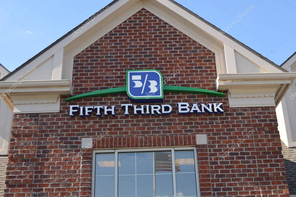 Upper Arlington, OH Sept 25, 2020 Fifth Third Banking Office