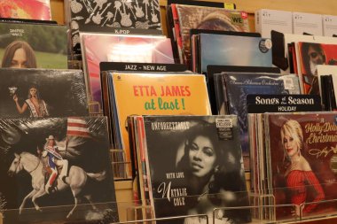 Columbus Ohio 7 Ağustos 2024 Vinil Biçimli Müzik Sanatçısı Kayıtları.
