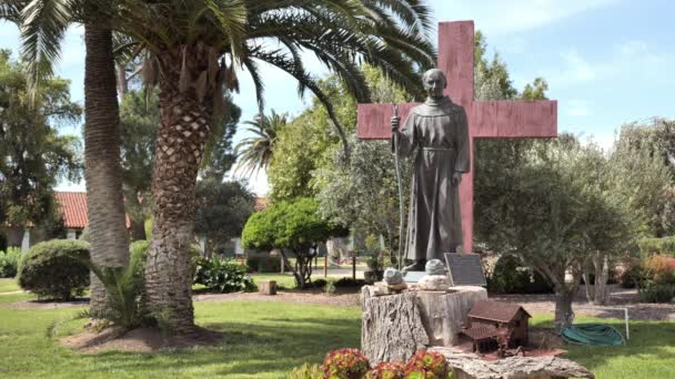 ユネロ セラ神父 スペインのカトリック司祭 彼はカリフォルニアの多くの任務の創設者です — ストック動画
