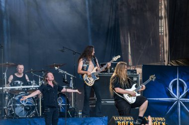 Stratovarius, İspanya 'nın Villena şehrinde düzenlenen Leyendas del Rock 2022 festivalinde konser verdi..