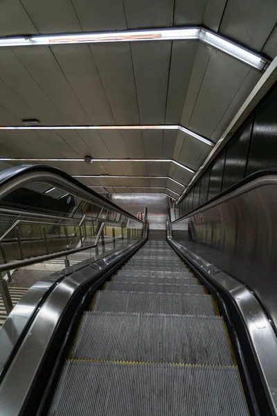 Março 2023 Madrid Espanha Acessar Escadas Para Linha Metrô Madrid — Fotografia de Stock
