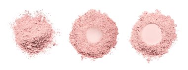 Kozmetik pembe kil kaolin, göz farı, beyaz izole arkaplanda kızarma tozu dokusunu ayarlayın. Doğal yüz maskesi. Kuru kibrit çayı.