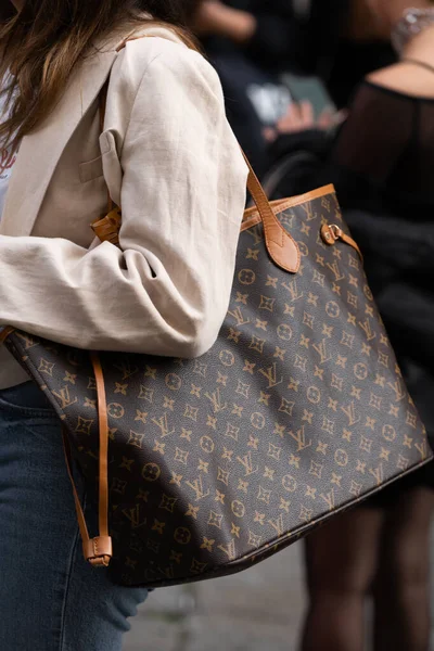 street style louis vuitton coussin mm