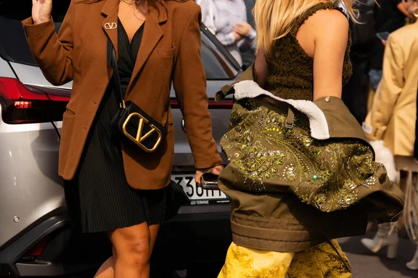 Milan Italy September 2022 Woman Wearing Valentino Garavani Mini Bag — Stock Photo, Image
