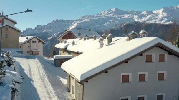 Vista Aérea Cabañas Chalets Estación Esquí Zona Esquí Madesimo Valchiavenna — Vídeos de Stock
