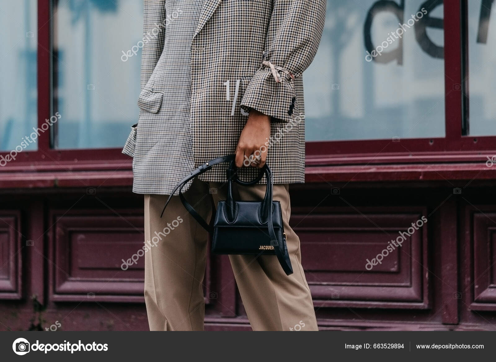 Paris France October 2021 Woman Wears Black Chiquito Noeud Leather – Stock  Editorial Photo © photo-lime #663529894