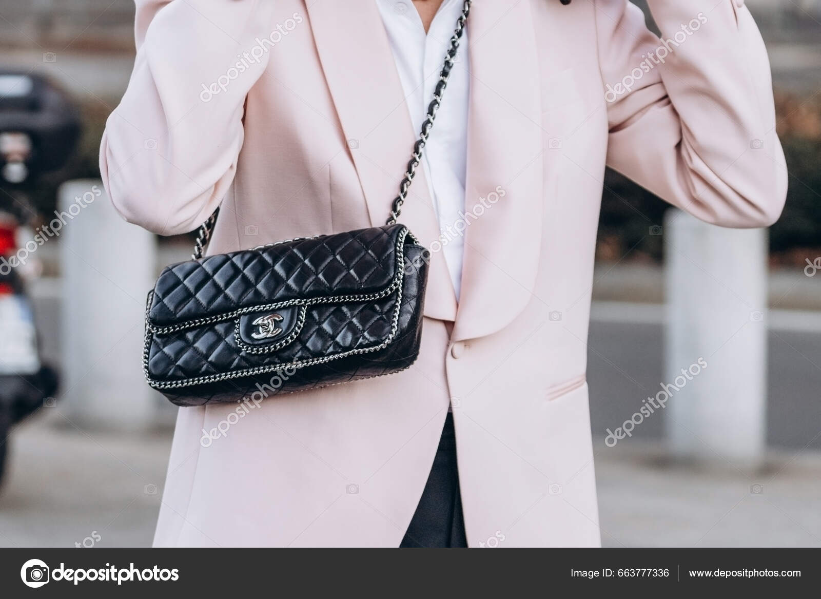 Milan Italy January 2023 Woman Wears Chanel East West Chain