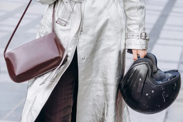 Paris France October 2021 Woman Wears Handbag Leather Shoulder Bag — Stock Photo, Image