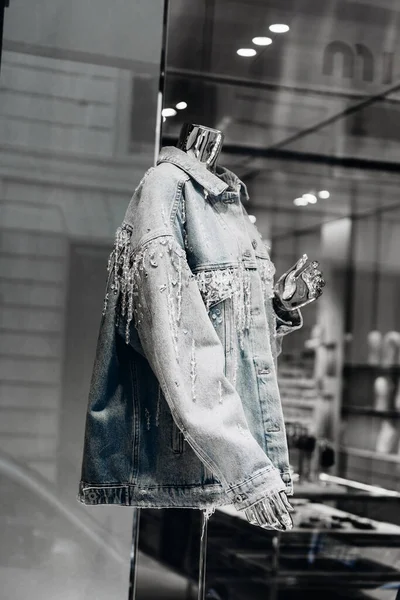 Milão Itália Novembro 2021 Fachada Moda Feminina Loja Roupas Vendendo — Fotografia de Stock