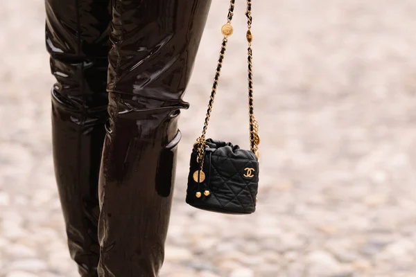 Milan Italy September 2023 Fashioner Wearing Chanel Calfskin Bag Fashion — Stock Photo, Image