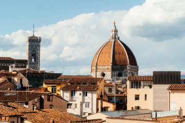Floransa, İtalya - 30 Ağustos 2022: Floransa, İtalya 'da Santa Maria del Fiore Katedrali' nin parçalarının görüntüsü
