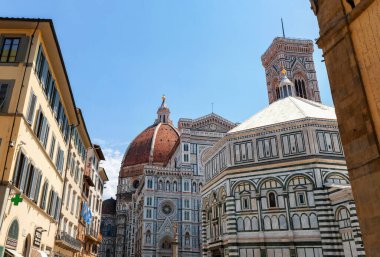 Floransa, İtalya - 30 Ağustos 2022: Floransa, İtalya 'da Santa Maria del Fiore Katedrali' nin parçalarının görüntüsü