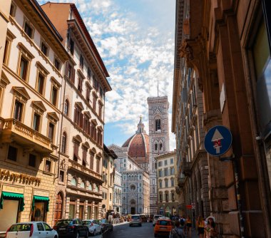 Floransa, İtalya - 30 Ağustos 2022: Floransa, İtalya 'da Santa Maria del Fiore Katedrali' nin parçalarının görüntüsü