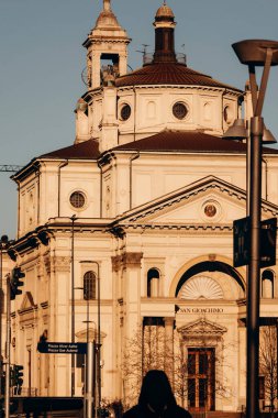 Milan, İtalya - 31.08.2022: San Gioachimo Kilisesi 'nin tarihi mimarisi.