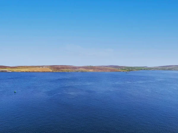 Holmsgarth Serene Schoonheid Natuur Heldere Blauwe Lucht Rustige Zee Vredige — Stockfoto